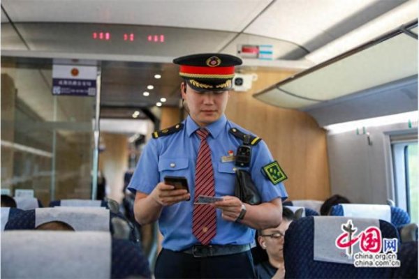 尚求100 巴基斯坦总统赞中国高铁速度！